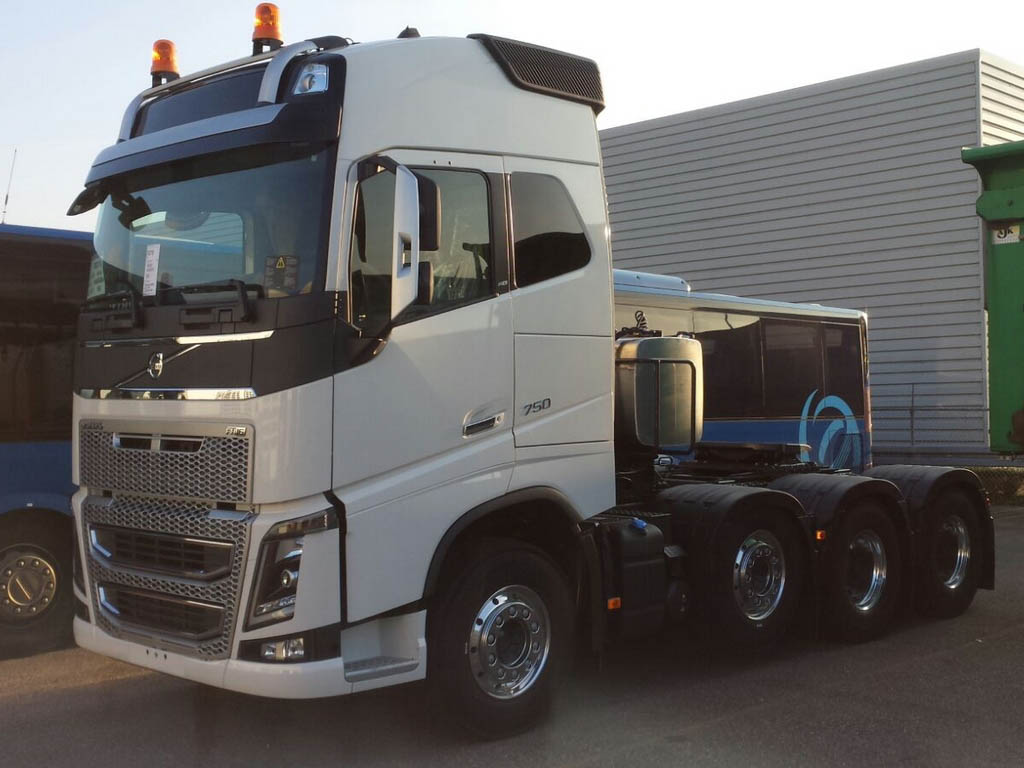 Volvo FH16 8×4 750-1
