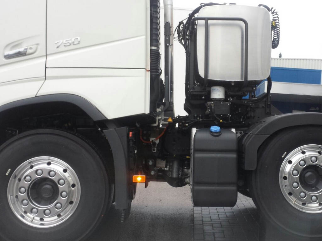 Volvo FH16 8×4 750-3